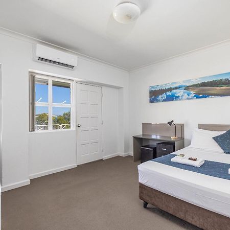 Lees Hotel Ingham Bagian luar foto