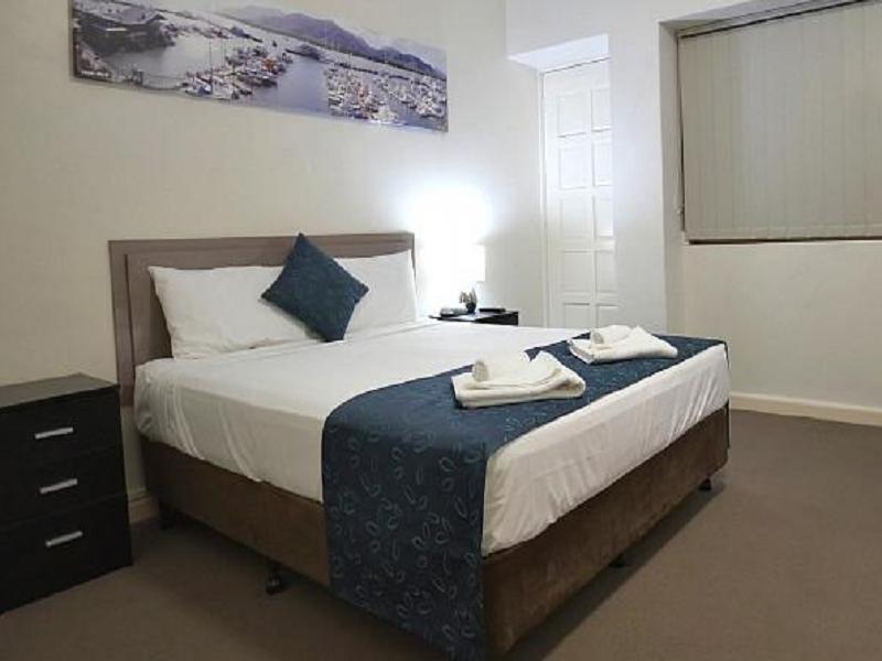 Lees Hotel Ingham Bagian luar foto