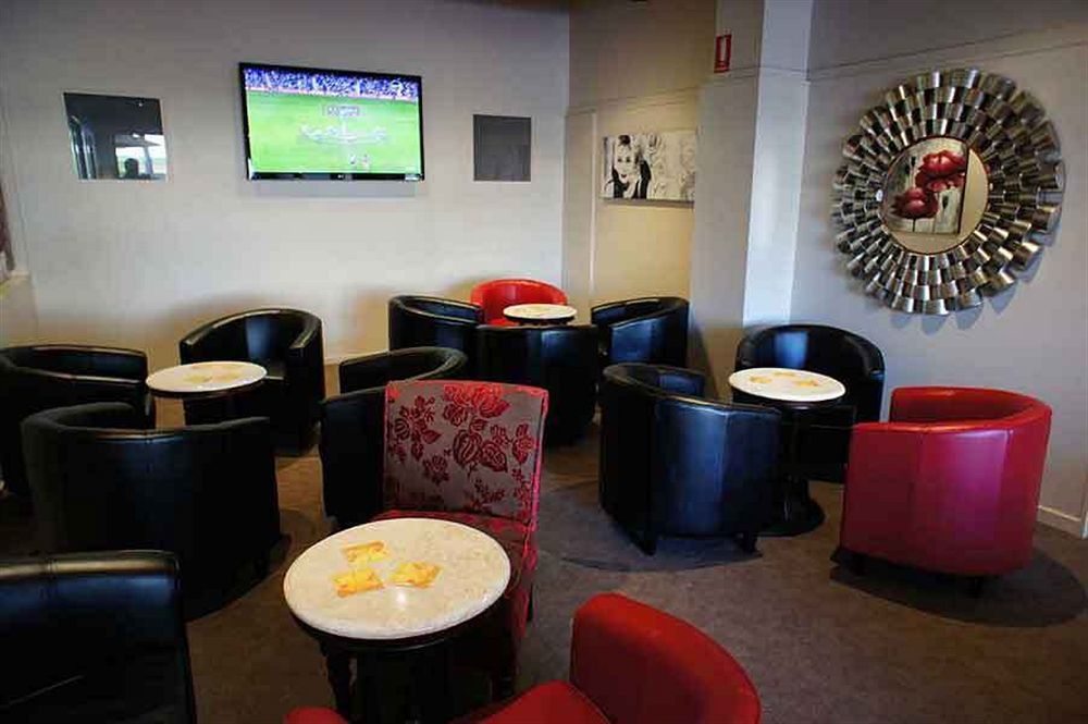 Lees Hotel Ingham Bagian luar foto