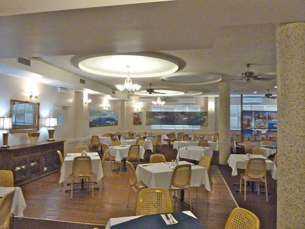 Lees Hotel Ingham Bagian luar foto